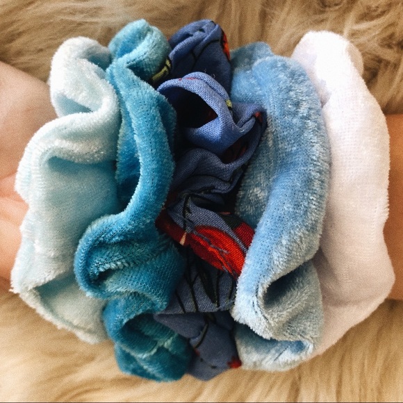Accessories - Blue pack of velvet scrunchies Accessories - Blue pack of velvet scrunchies